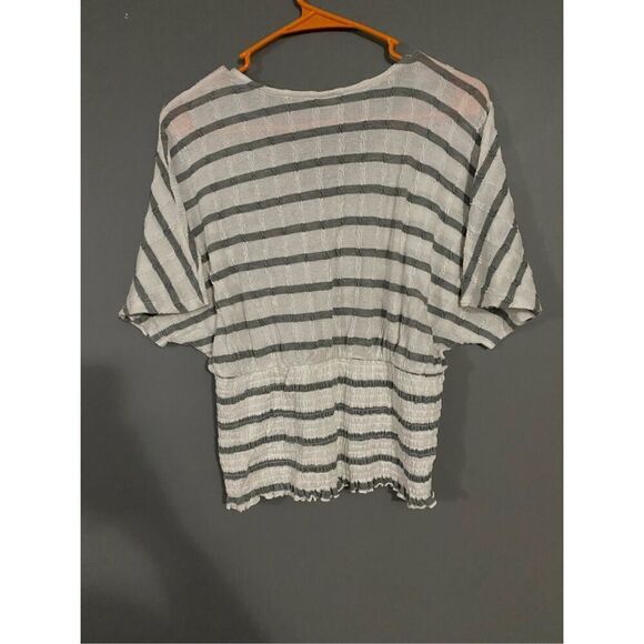 Cato Grey And White Batwing Short Sleeve Top Size Large - Picture 2 of 4